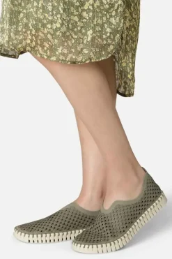 Tulip Flat By Ilse Jacobsen In Army