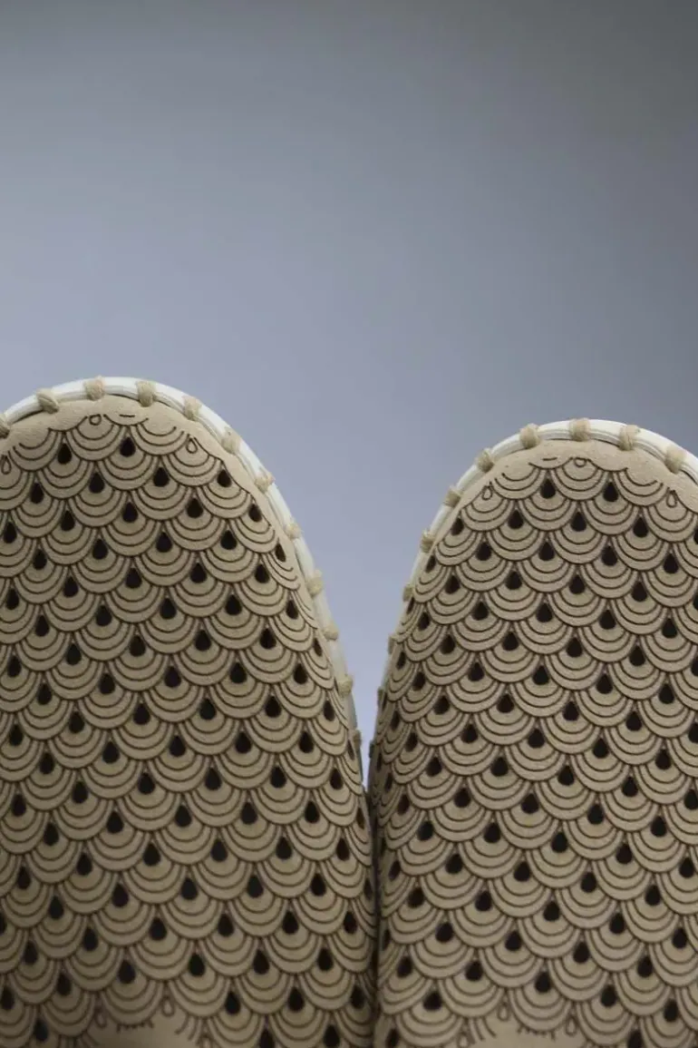 Tulip Flat By Ilse Jacobsen In Latte