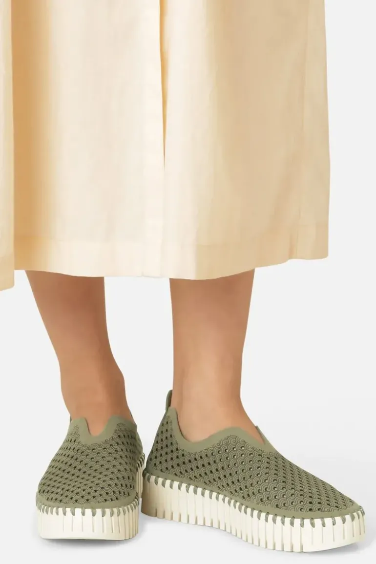 Tulip Plateau Shoe By Ilse Jacosben In Army