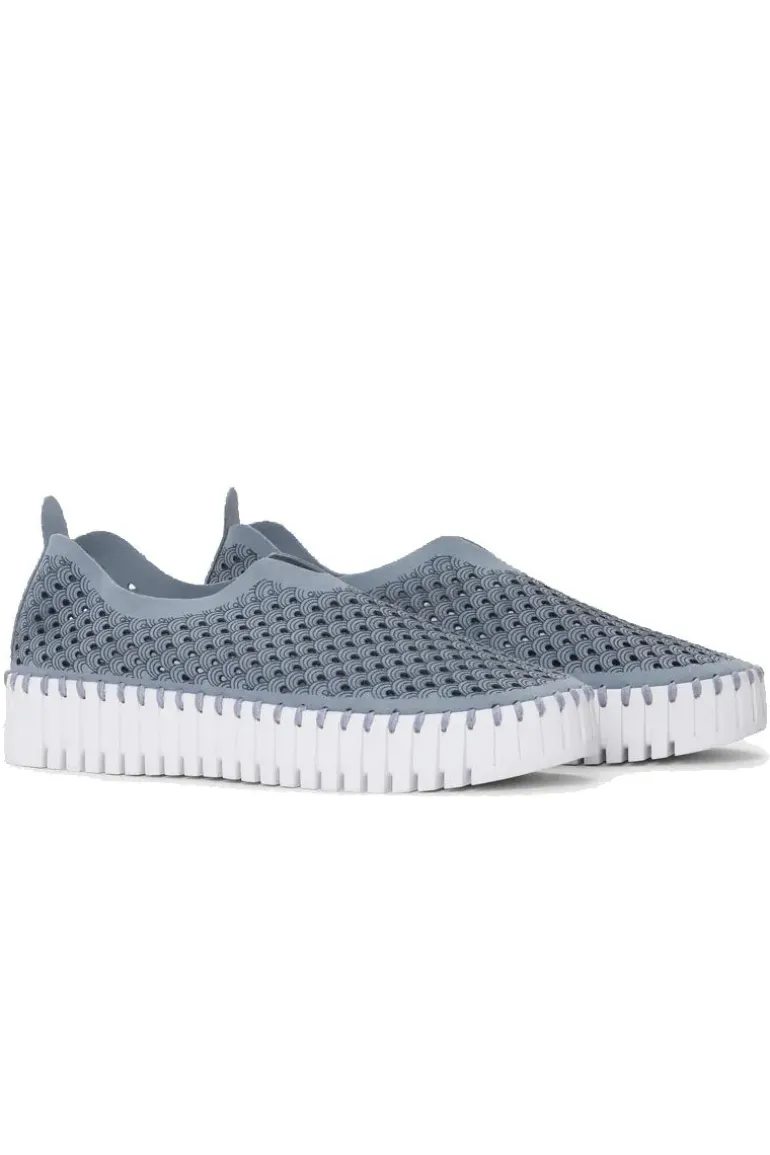 Tulip Platform Shoe By Ilse Jacosben In Cloud