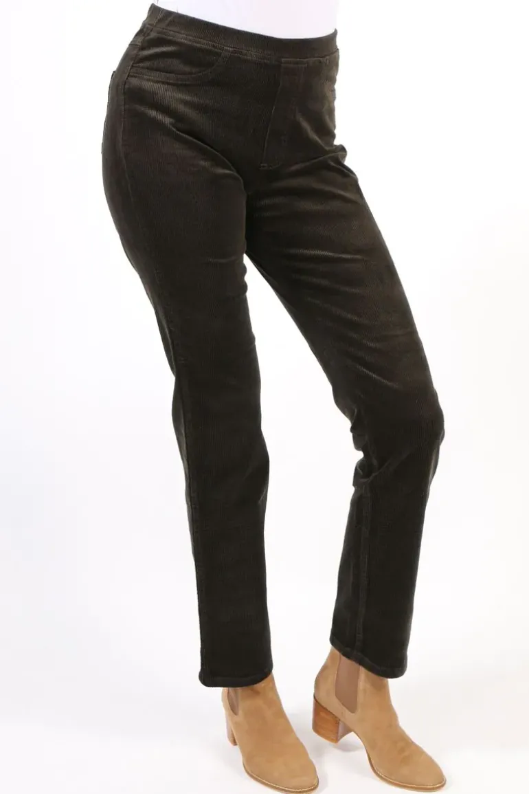 Vassalli Skinny Leg Widewale Cord Pull On Pant In Bottle