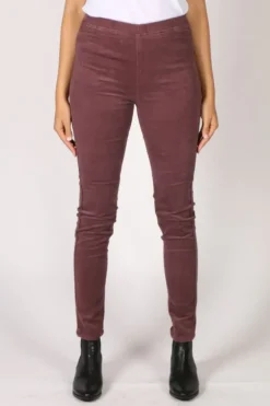 Vassalli Slim Corduroy Pant In Wine