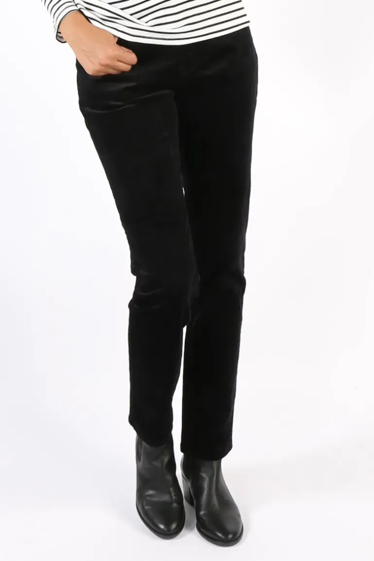 Vassalli Slim Leg Plush Ponti Pull On Pant In Black