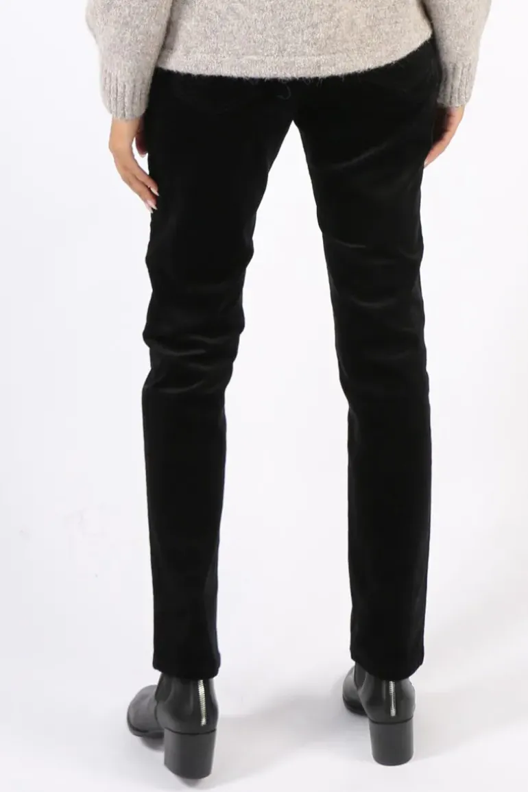 Vassalli Slim Leg Plush Ponti Pull On Pant In Black