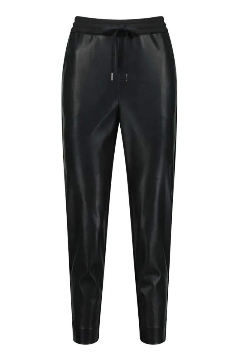 Verge Converse Jogger In Black
