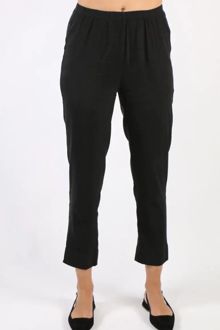 Verge Saga 7/8th Pant In Black
