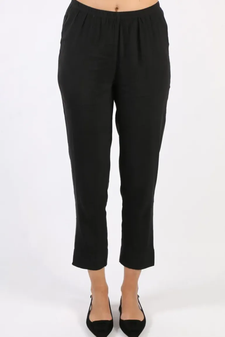 Verge Saga 7/8th Pant In Black